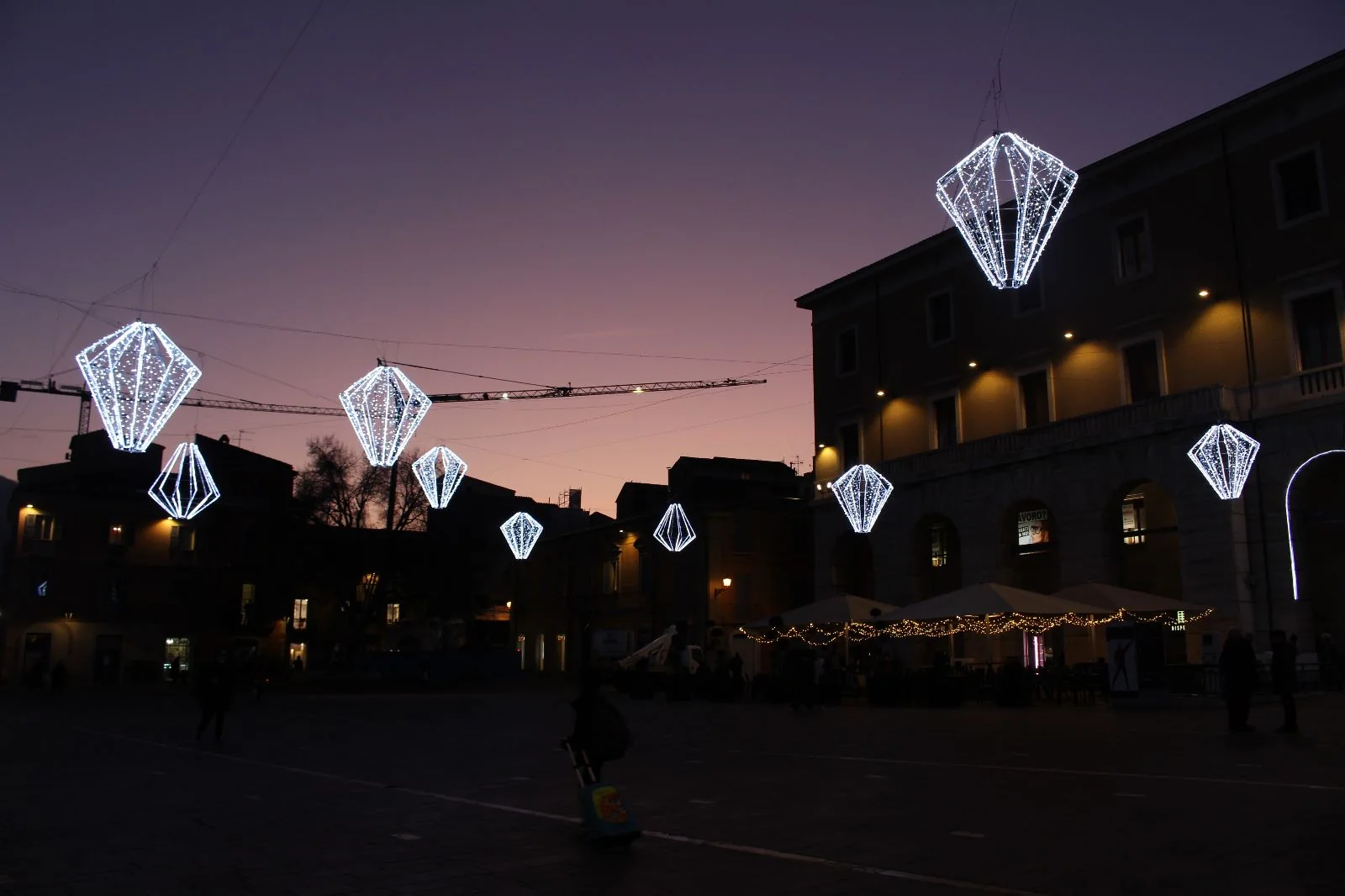 Diamanti luminosi in piazza